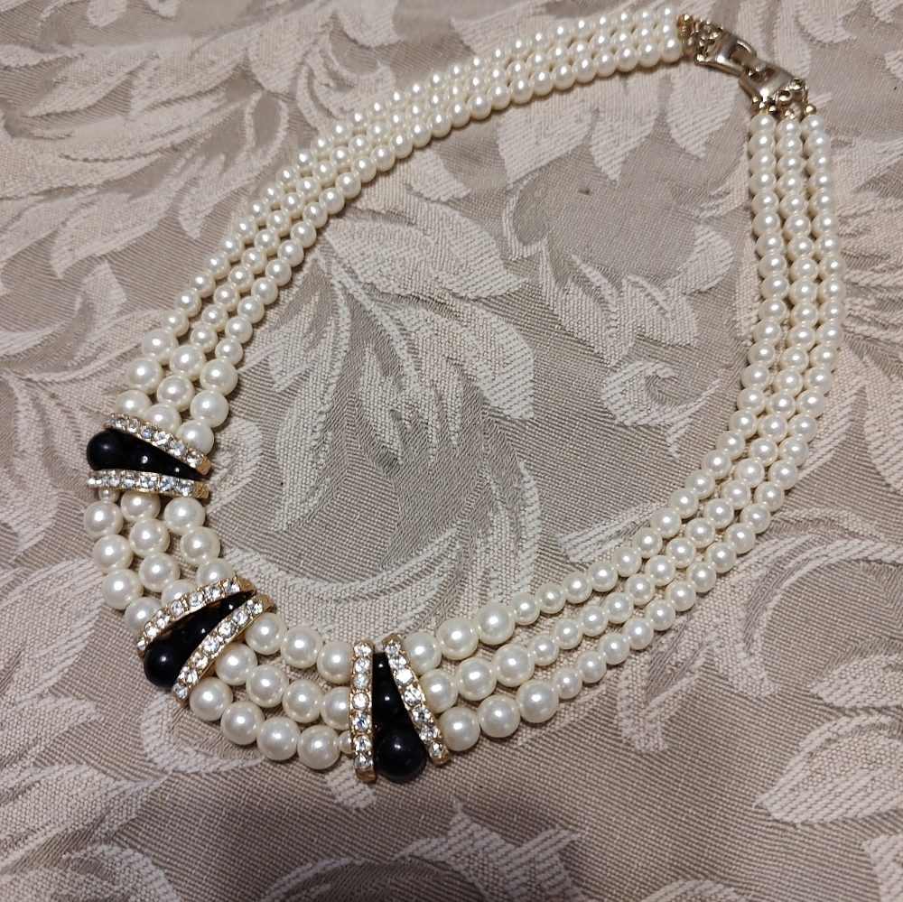 🎀 Sophisticated Art Deco Black Beaded & Ivory Pearl Statement Necklace - Picture 4 of 14